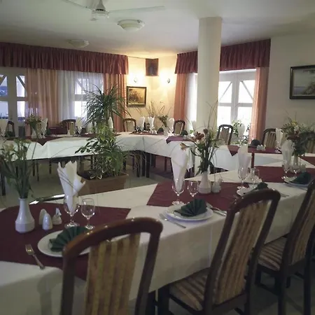 Aranysas Es Bungalows Alsoors Csopak
